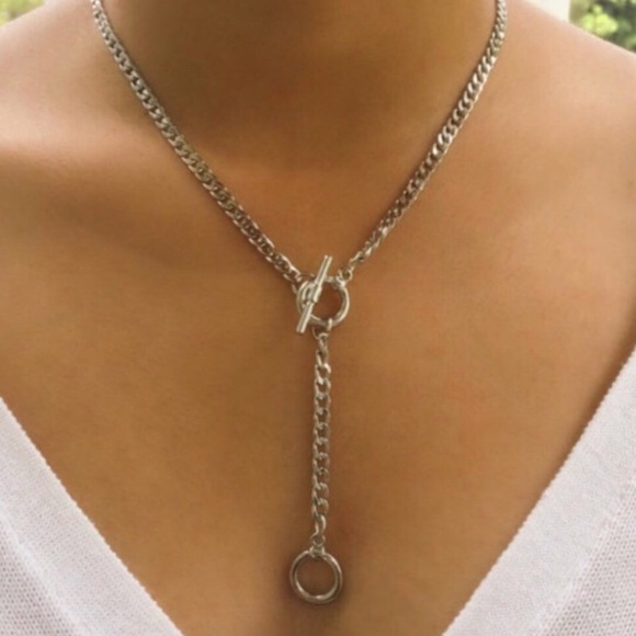 Jewelry - ✨New✨Silver Link Lariat ✨